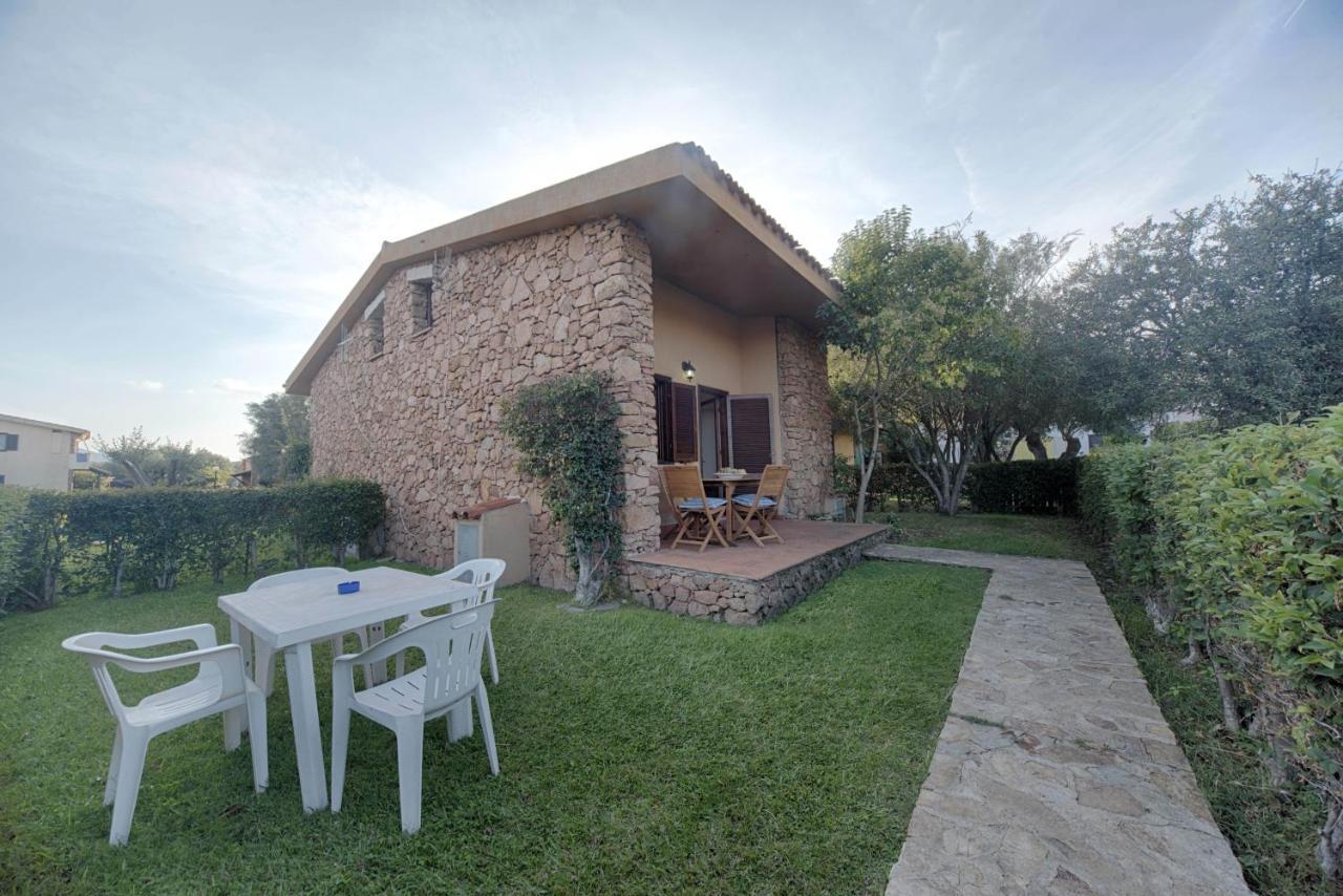 Residence Oasi E Oasi Blu San Teodoro  Exterior foto